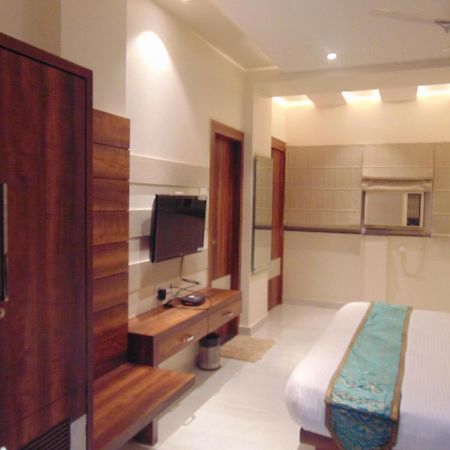 Hotel Saffron Varanasi Exterior foto