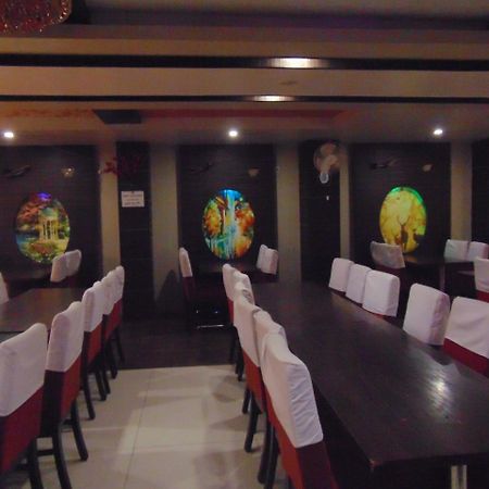 Hotel Saffron Varanasi Exterior foto