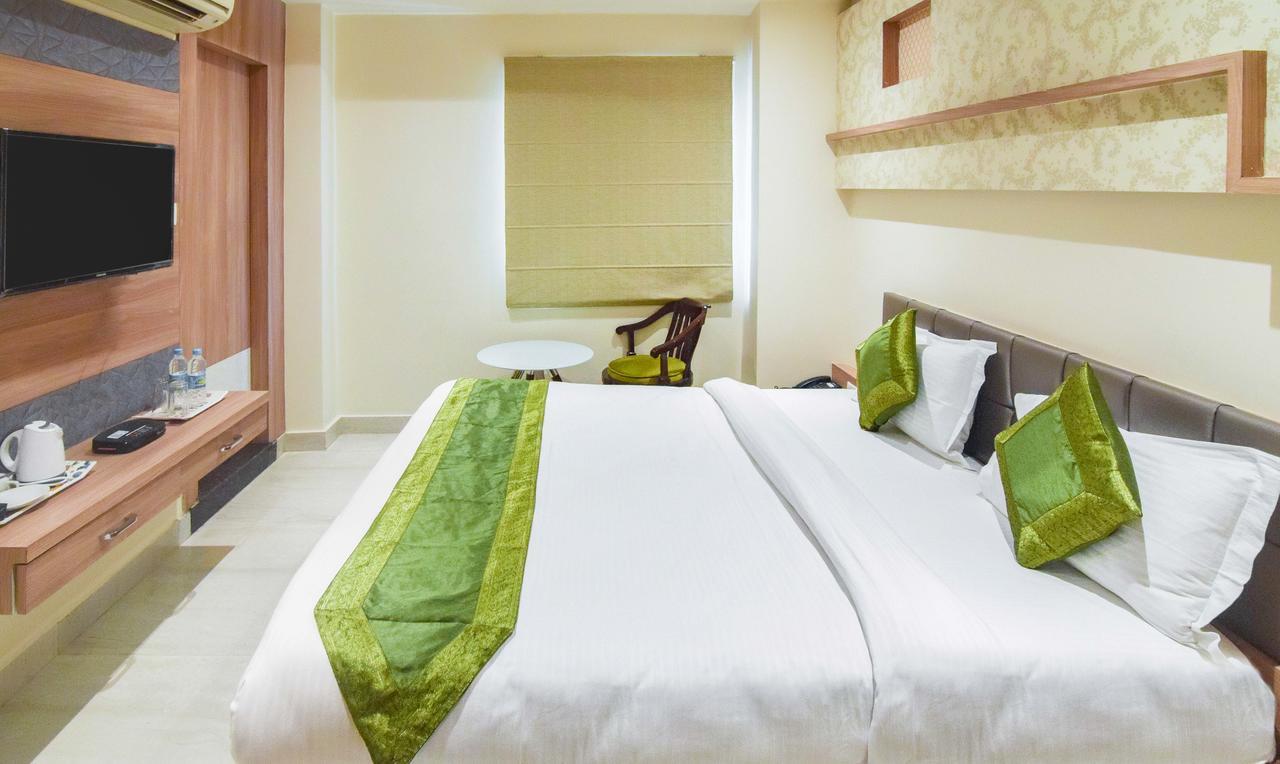 Hotel Saffron Varanasi Exterior foto