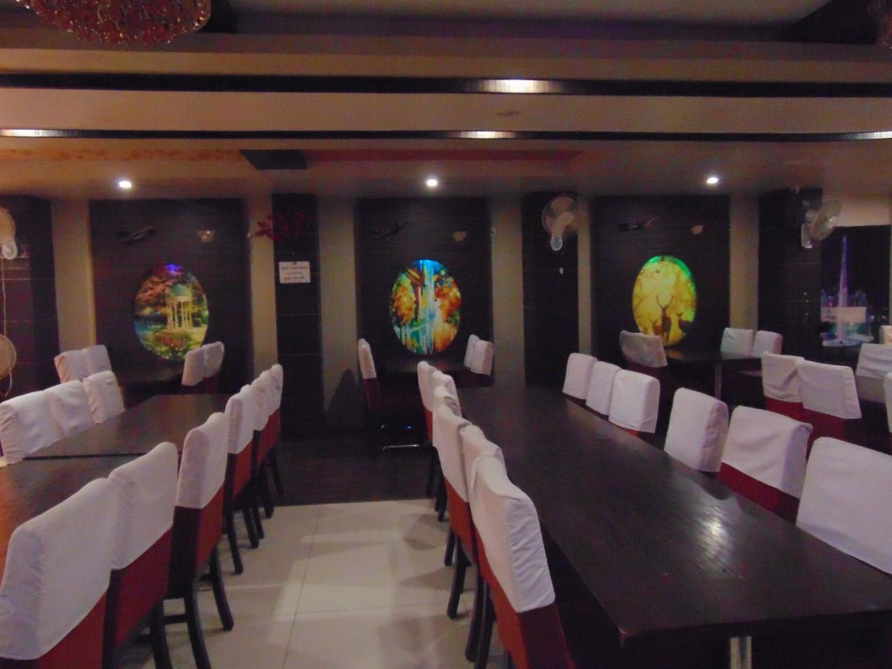 Hotel Saffron Varanasi Exterior foto